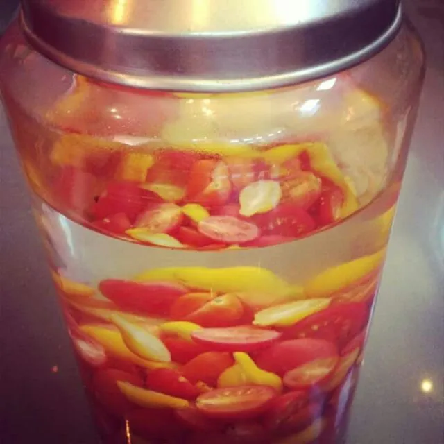 cherry tomato infused vodka|CHUENCHAIさん