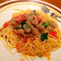 イタリアンソーセージとトマトのペペロンチーノ🍝|しおんさん