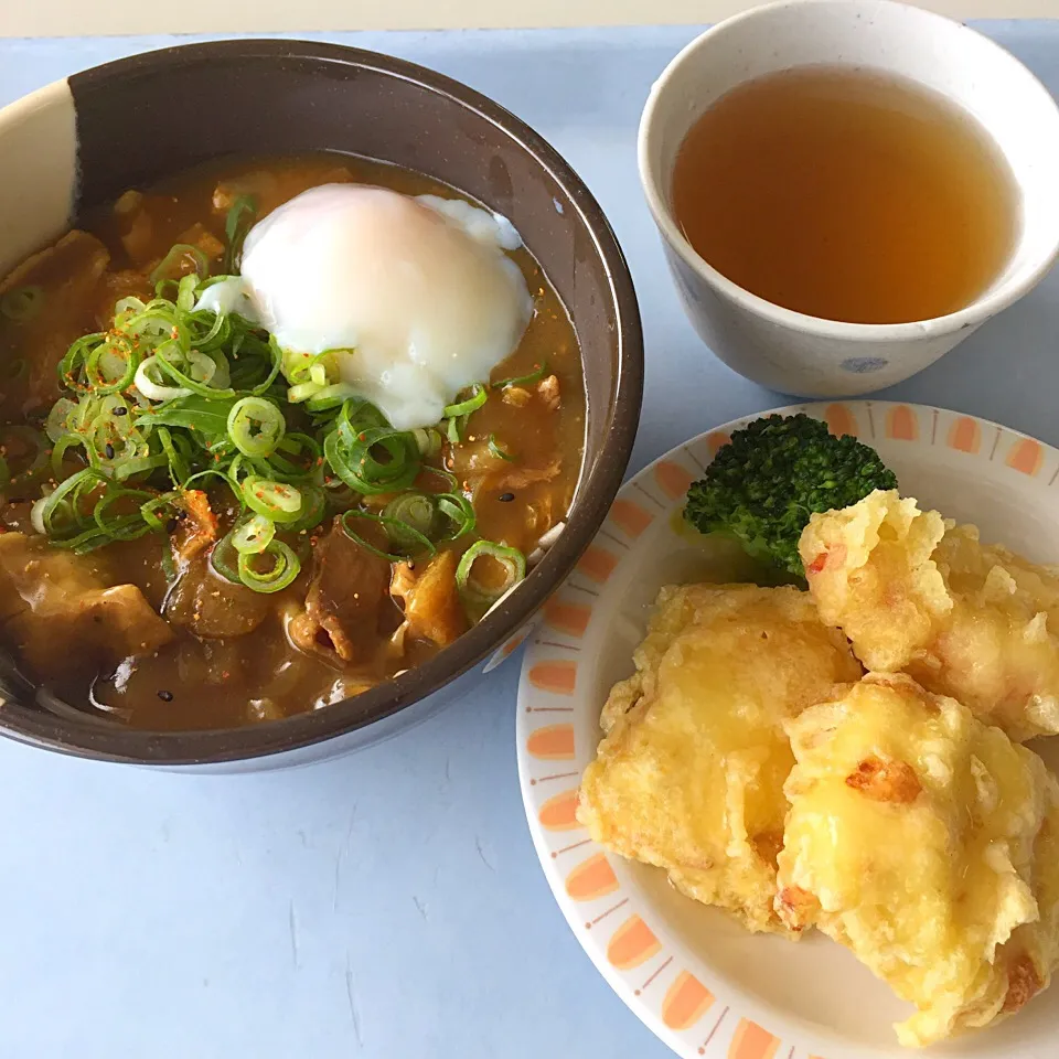 カレーそば、豆腐と挽肉包み揚げ、グリーンエッグ(温玉)|maixx ใหม่さん