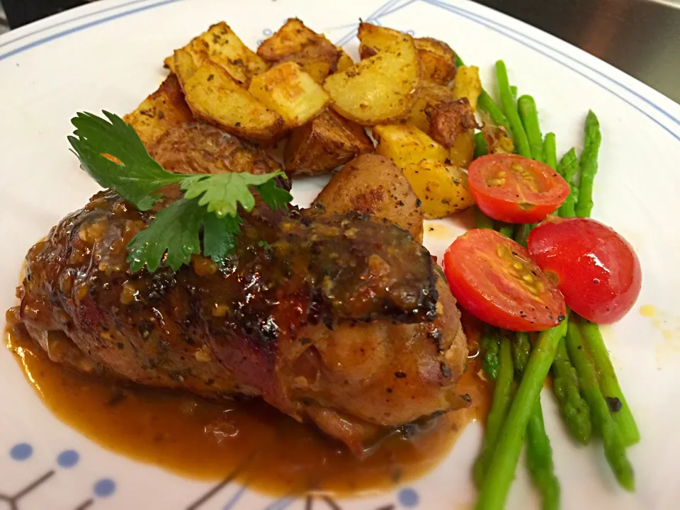 Snapdishの料理写真:Bacon Wrapped Cheese & Pepper Ham Mushroom Stuffed Chicken with Red Wine Sauce, Mixed Herbs Roasted Potato & Sautéed Asparagus|Colleen Teoさん