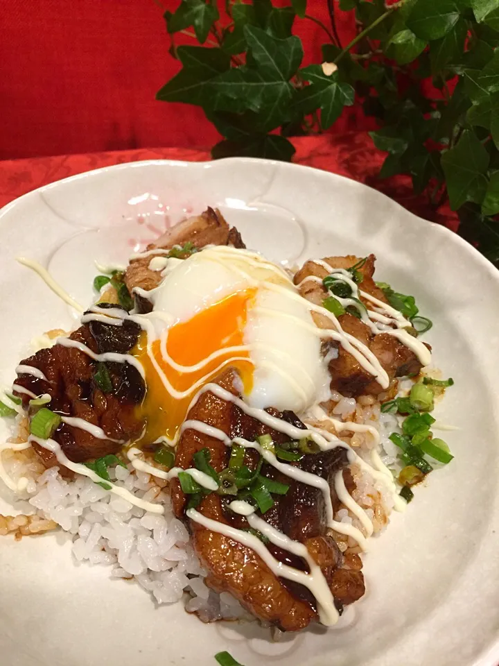 豚バラ丼・温たまのせ〜〜ヨシダソースで☝️|みなさん