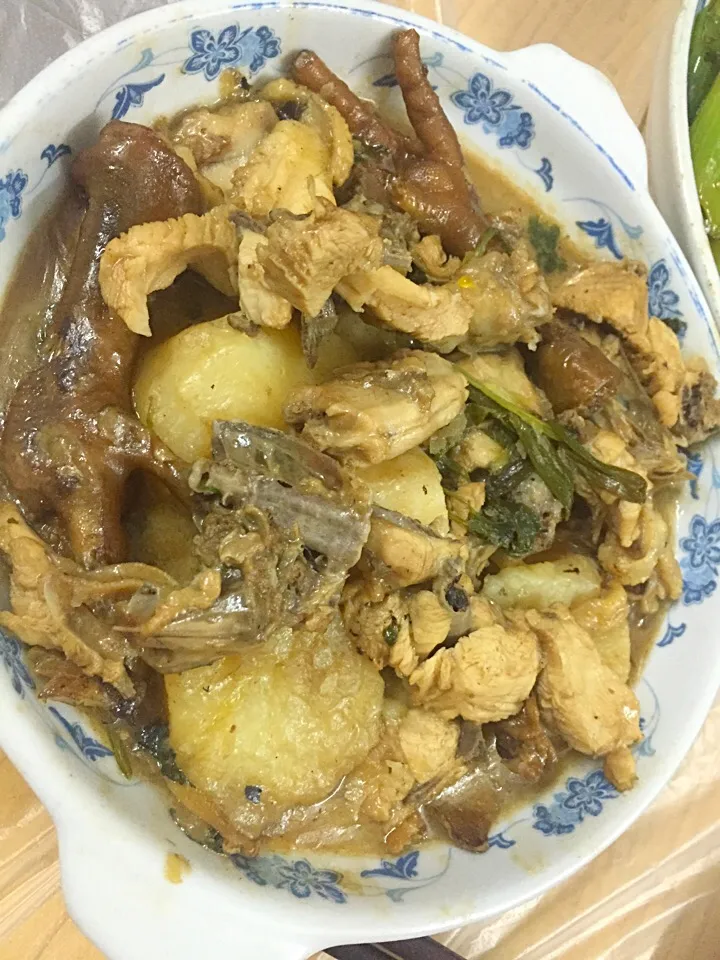 Snapdishの料理写真:毛薯土豆燜雞，昨晚的|msqcaoさん