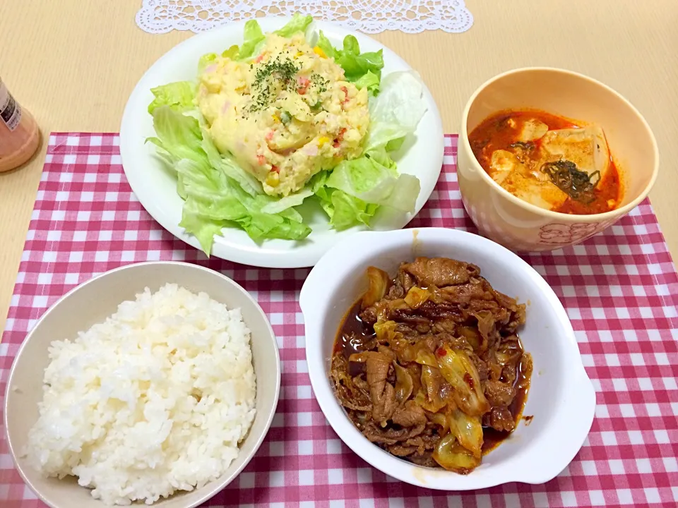 回鍋肉と豆腐チゲとポテトサラダ🍖|すずさん