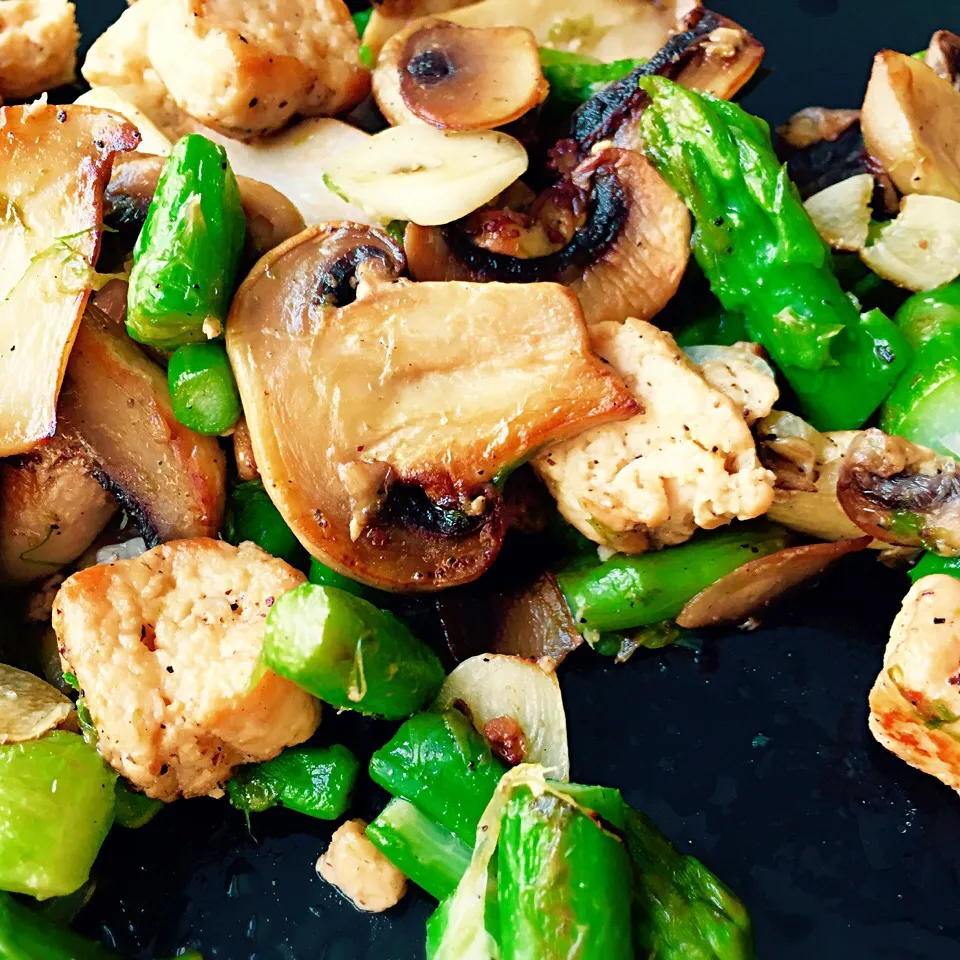 Vegeterian asparagus mushroom mix|Rebecca Havrefrasさん