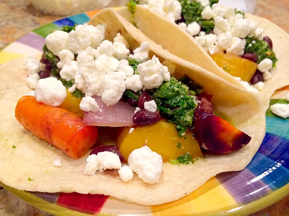 Roasted Rainbow Carrot and Black Bean Tacos with Cilantro and Carrot Green Chimichurri|idgara000さん