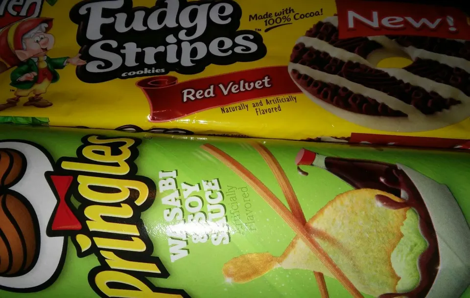 SNACK ATTACK Pringles, Fudge Stripes|CHUENCHAIさん