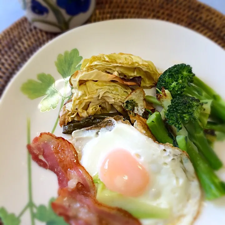 オーブンで焼いたキャベツ美味。|hiroyoさん