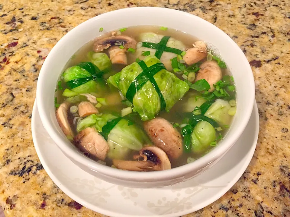 Cabbage wrap soup with pork & shrimps|Trang Kettmannさん