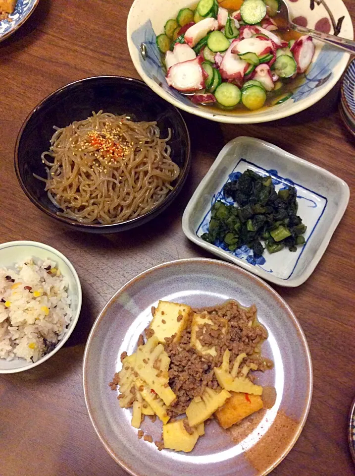 雑穀ごはん  筍と厚揚げのピリ辛炒め  糸こんにゃくのキンピラ  タコの酢の物|ちょこりんさん