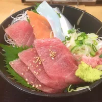 本日のおすすめ  中トロ海鮮丼|Ichiro Hirashimaさん