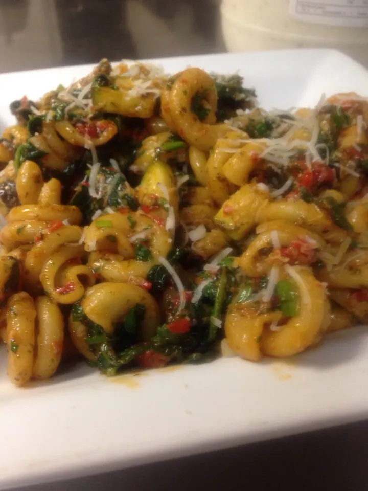 Roasted Red Pepper Trottole Pasta|peggy waldonさん