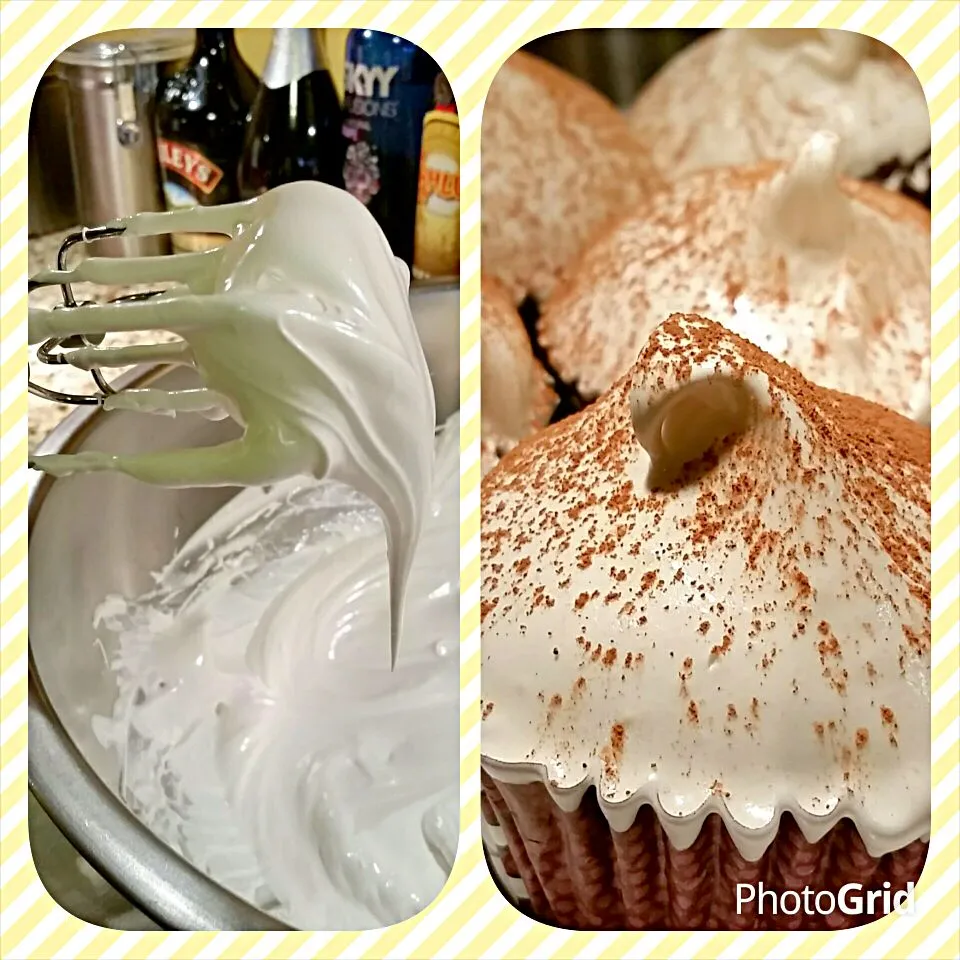 Snapdishの料理写真:It's raining outside and it's perfect for some homemade Chocolate cupcakes with egg white icing!|Jihollandさん