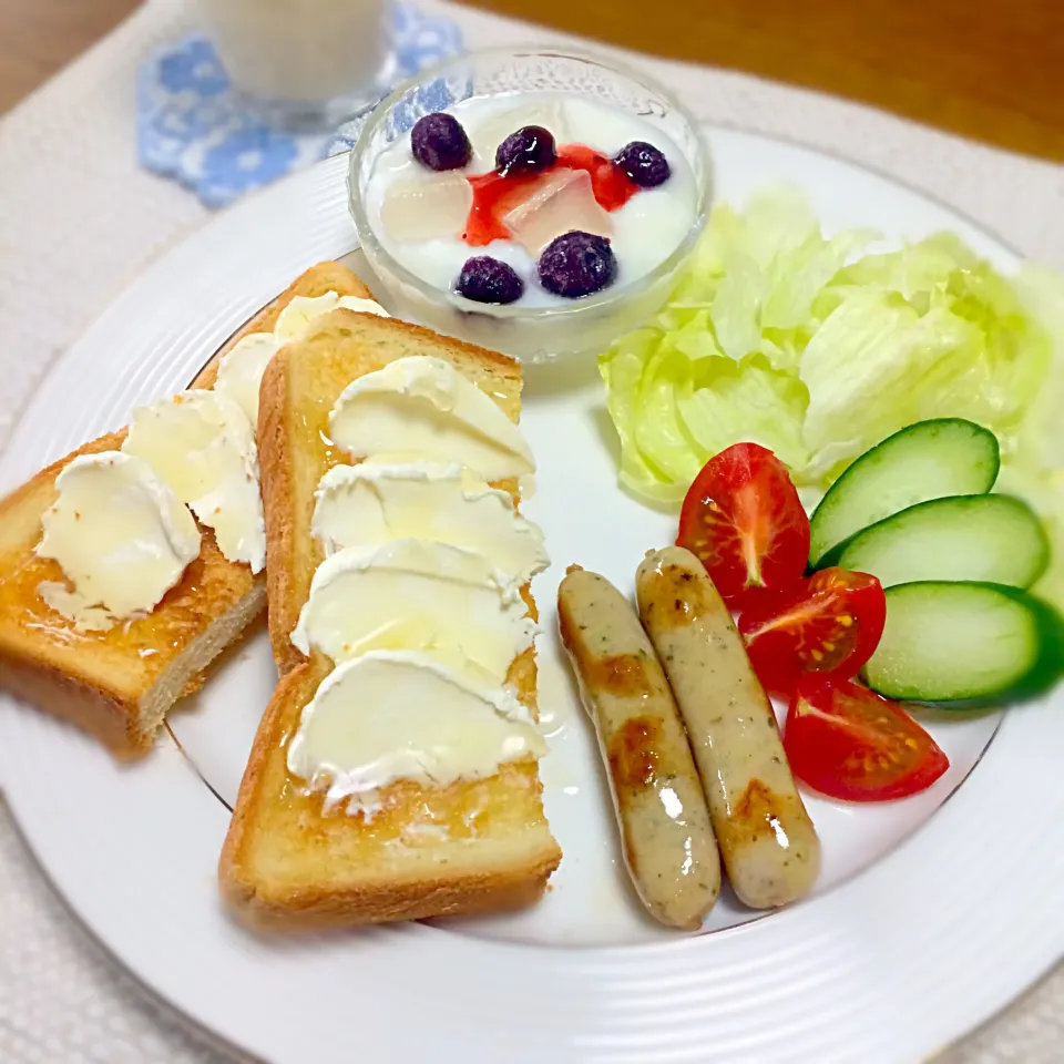 Snapdishの料理写真:蜂蜜クリームチーズトースト♡|🍎ゆかりんご🍎さん