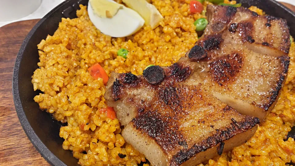 Roasted Pork Belly in Paella Marinara rice
@hashgramapp #food #foodporn #yum #instafood #hashgram #yummy #amazing #instagood #photooftheday #sweet #dinner #lunc|JohnJay Goさん