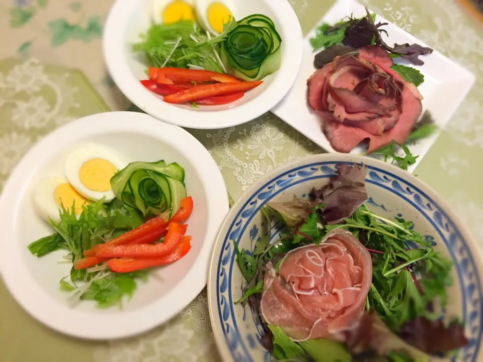 薔薇が咲いた🌹キュウリはスライサーで薄切りにして…食卓が華やかになりました😊|桜央里さん