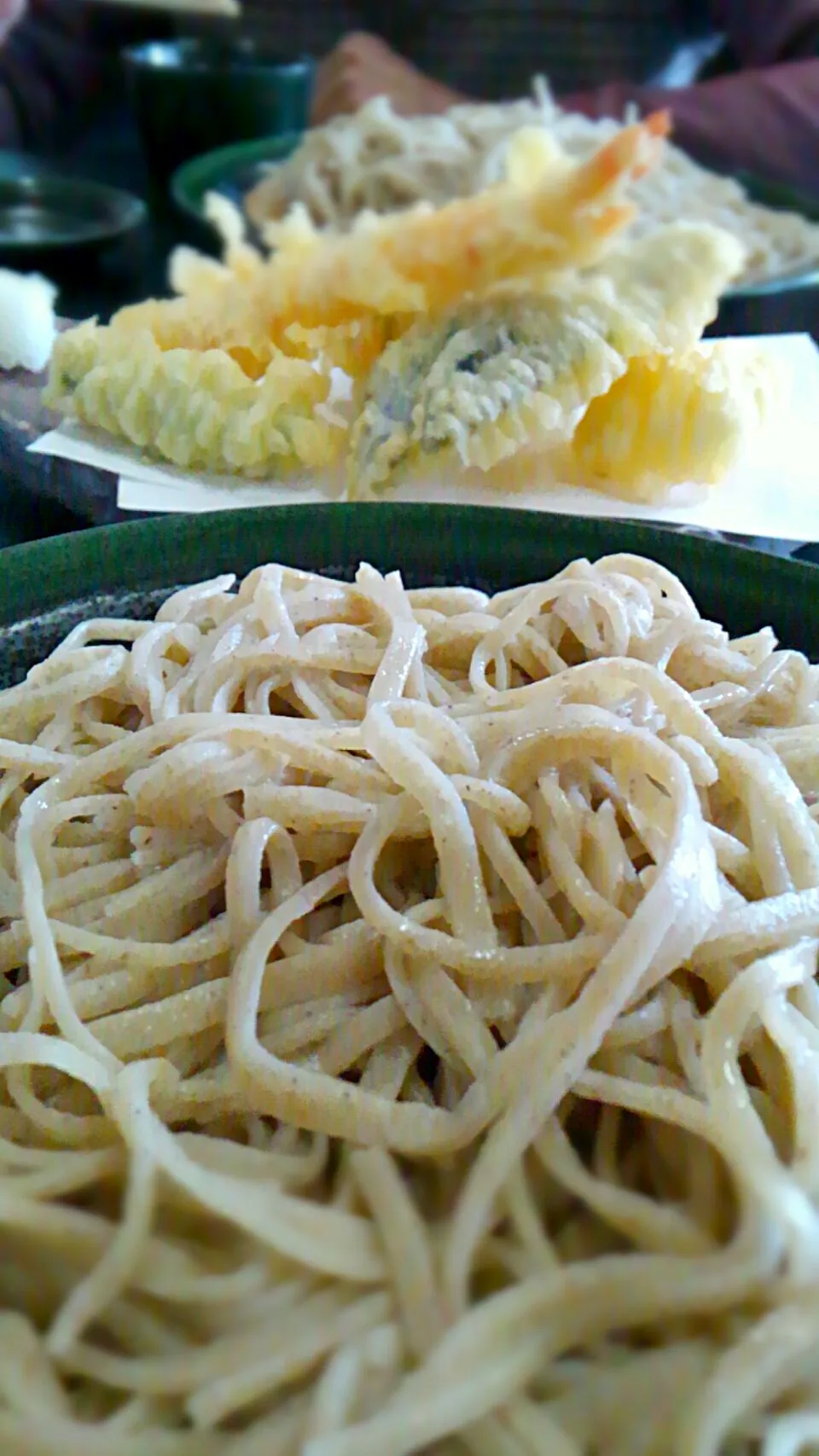 Sunday…ぶらり散歩〜
近くのお蕎麦屋で
親子みずいらずぅ～Lunch　Ｓova|kimikimi󾬍さん