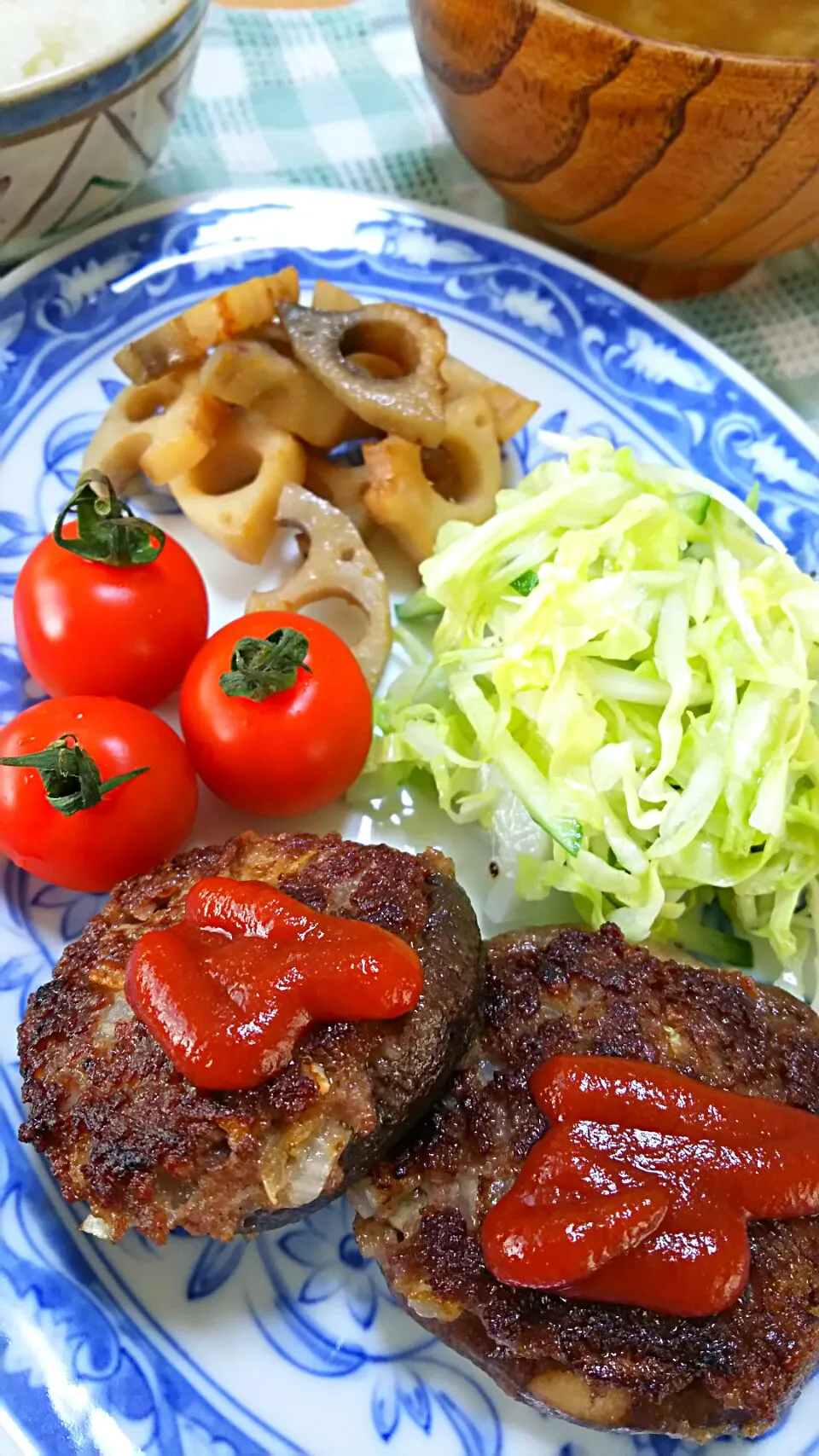 Snapdishの料理写真:椎茸の肉詰めがメインのご飯タイム|エツ次郎さん