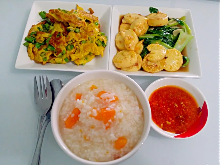 Sunday lunch at home 
Sweet potatoes porridge 
Long bean omelette 
Xiao Bai Cai with tofu|🌷lynnlicious🌷さん