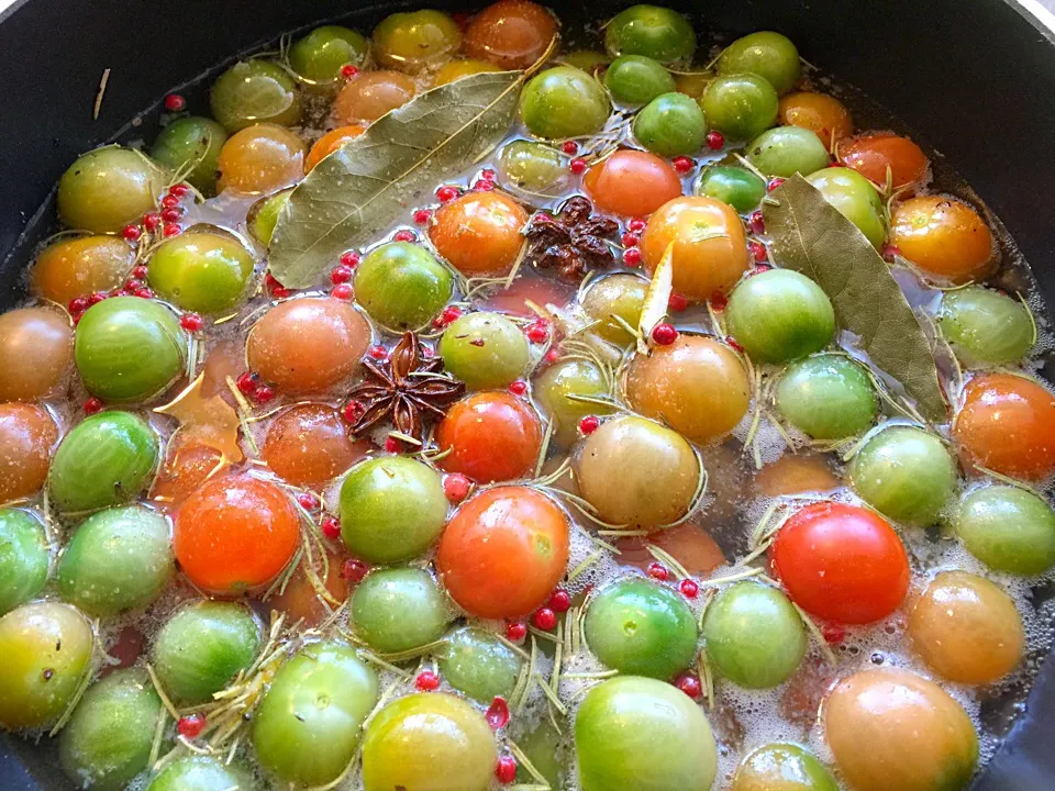 Snapdishの料理写真:朝採りたてトマト🍅でpickles|cocoさん