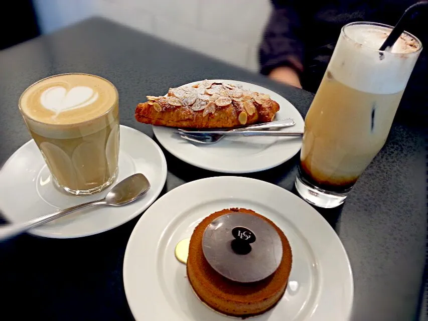 塩生地とチョコムースのケーキ、クロワッサン|korinoさん