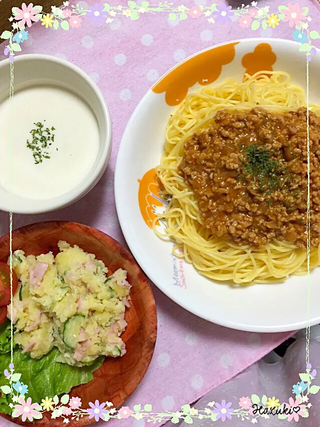 4/26(日)晩ごはん♡ミートソーススパゲッティ  ポテトサラダ  コーンクリームスープ|⁑葉月⁑さん