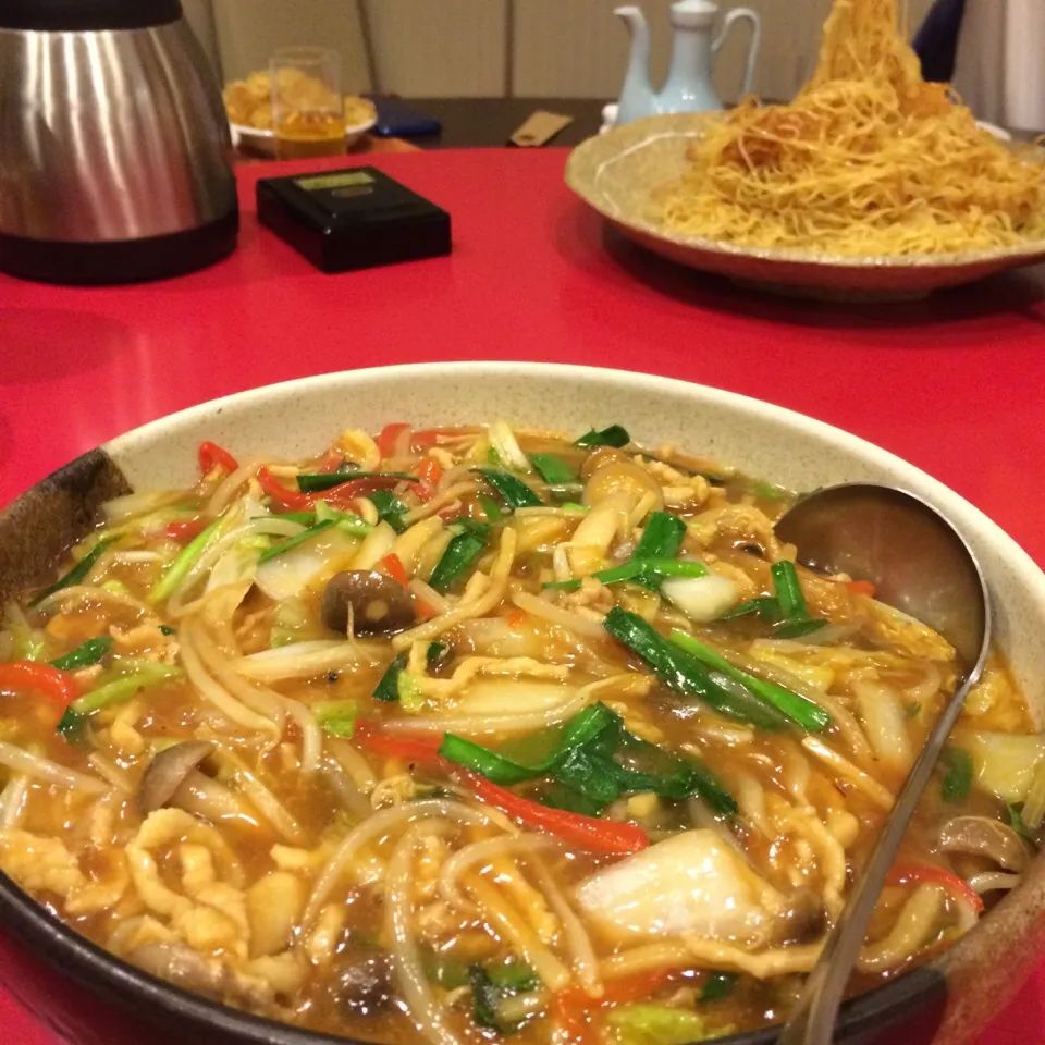 コースのあんかけ焼きそば。麺とあんが別の皿（＾∇＾）|しーさん