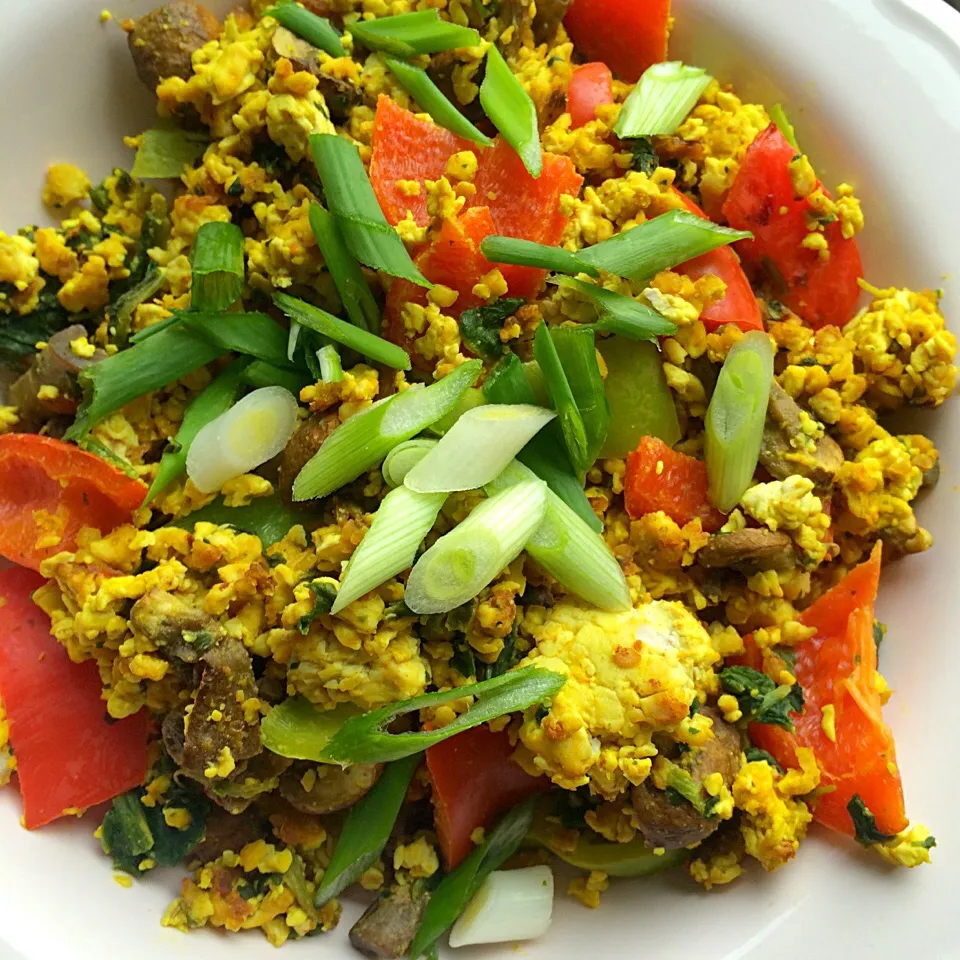 3 Vegetable Tofu Scramble|Cornelia Sandersさん