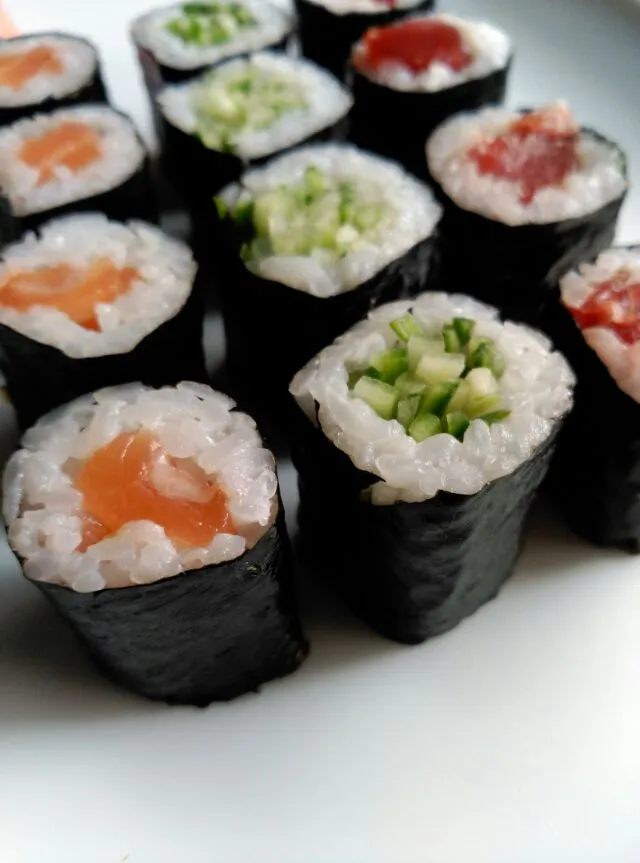 Maki sushi #salmon #atun #pepino #makis|maimay71さん