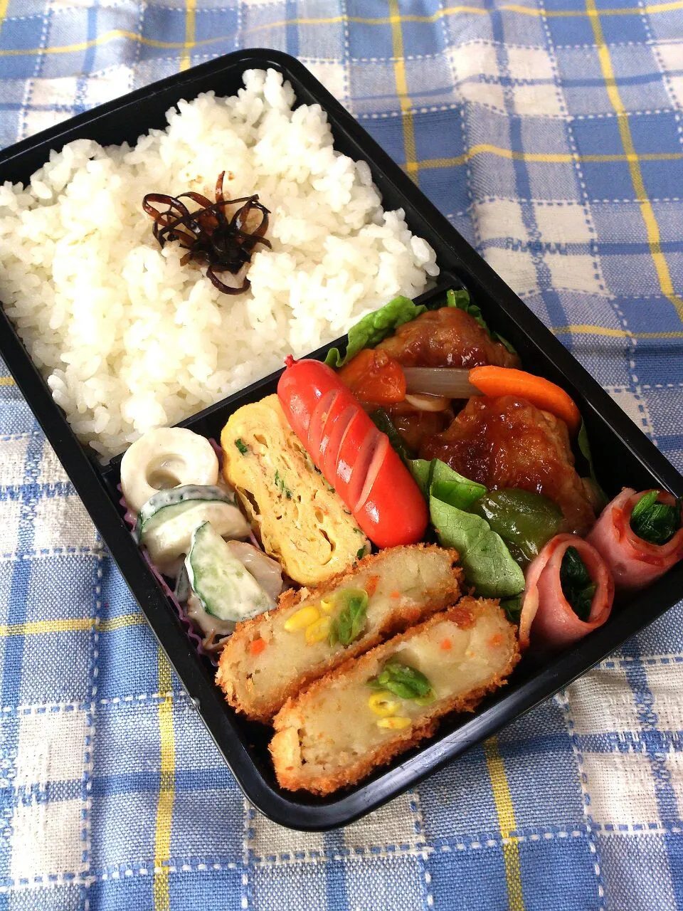 Snapdishの料理写真:2015.4.27 男子高校生弁当|yukiさん