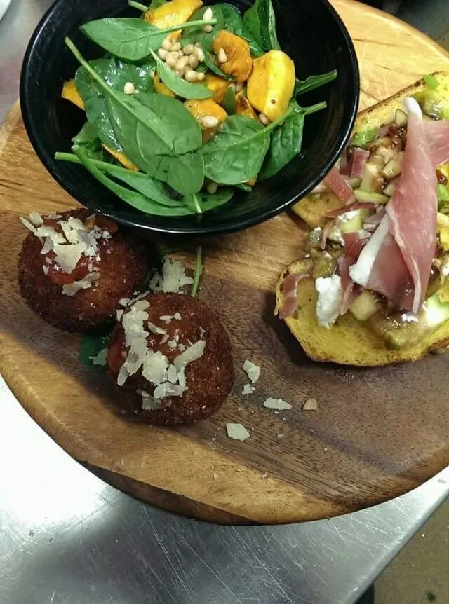 Pumpkin three ways: fig prosciutto goat cheese and rocket prosciutto pumpkin and rosemary arancini. Pumpkin pine nuts , baby spinach salad|CHUENCHAIさん