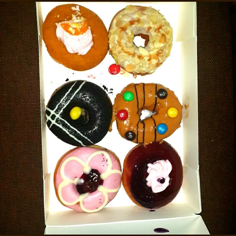 🍩😊 #krispykreme #donuts|novia dewiさん