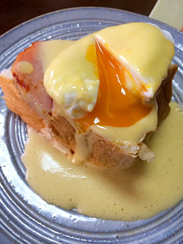 Snapdishの料理写真:Egg benedict|ayanoさん