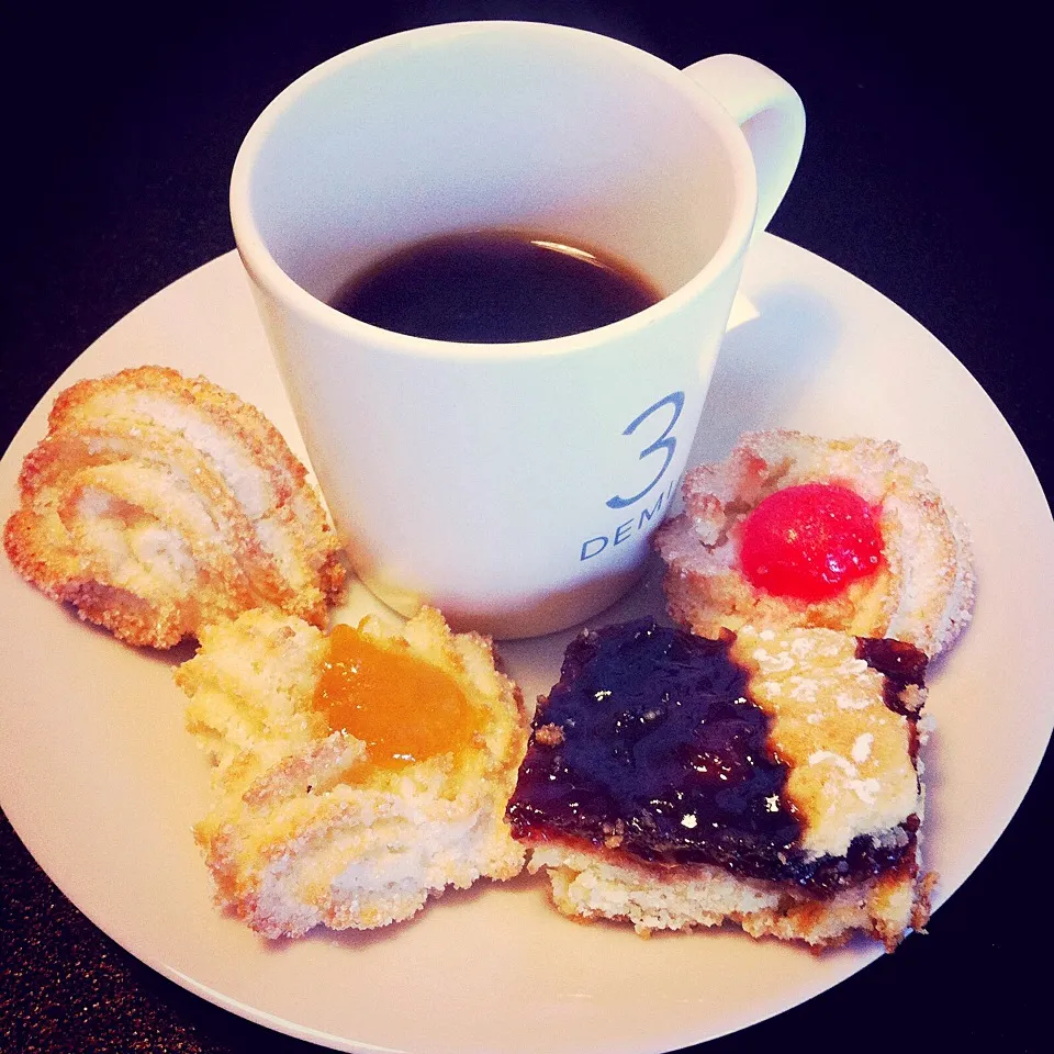 Espresso & almond dough biscuits|Stefan Labuschagneさん