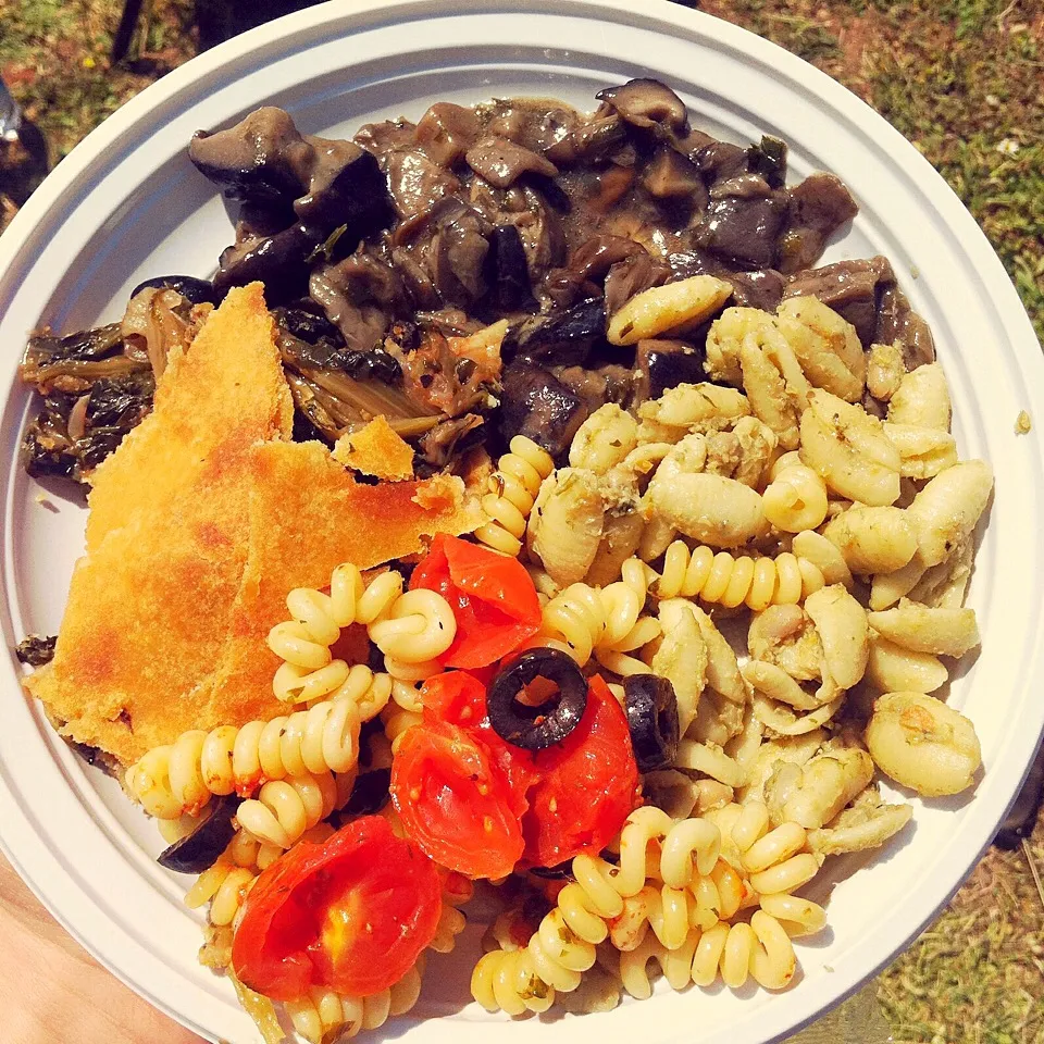 Pasta w lentils, mushroom stew, leafy green focaccia, pasta w tomatoe & olive|Stefan Labuschagneさん