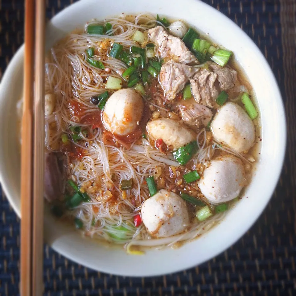 Pork ball noodles with shrimp paste #thaifood|Eat in Thaiさん