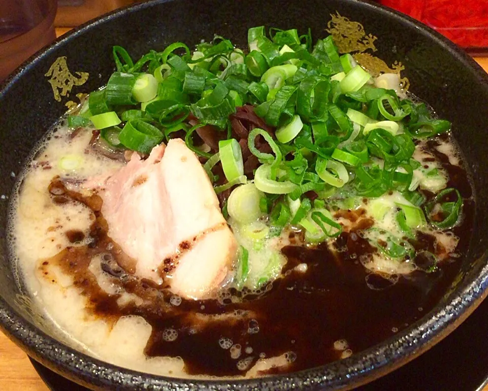 Snapdishの料理写真:黒マー油ラーメン|cima4100さん