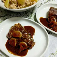 鯖の八丁味噌煮と新ジャガとろ～り鶏そぼろ煮🎵