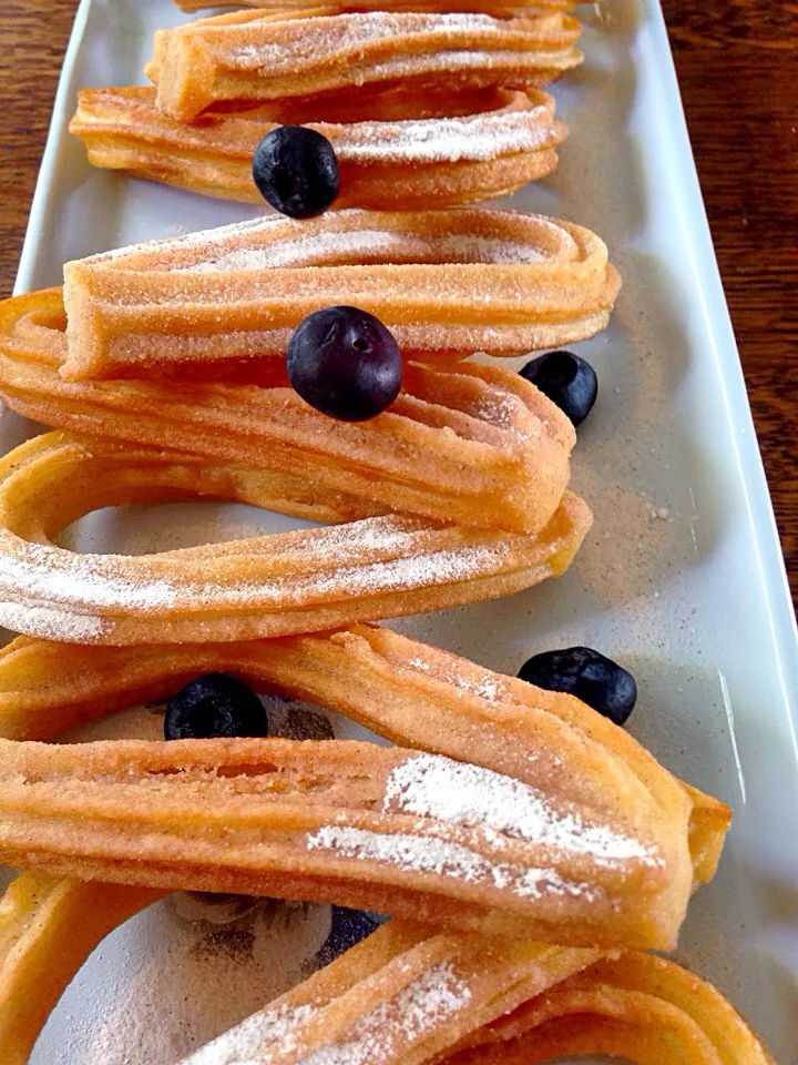 Churros, Spanish dough pastry|Lia Musianaさん