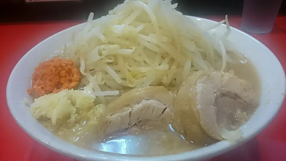 用心棒Ⅱ階の2周年記念感謝祭ラーメン+豚1枚+辛ショウ+ニンニク ＠西早稲田|大脇さん