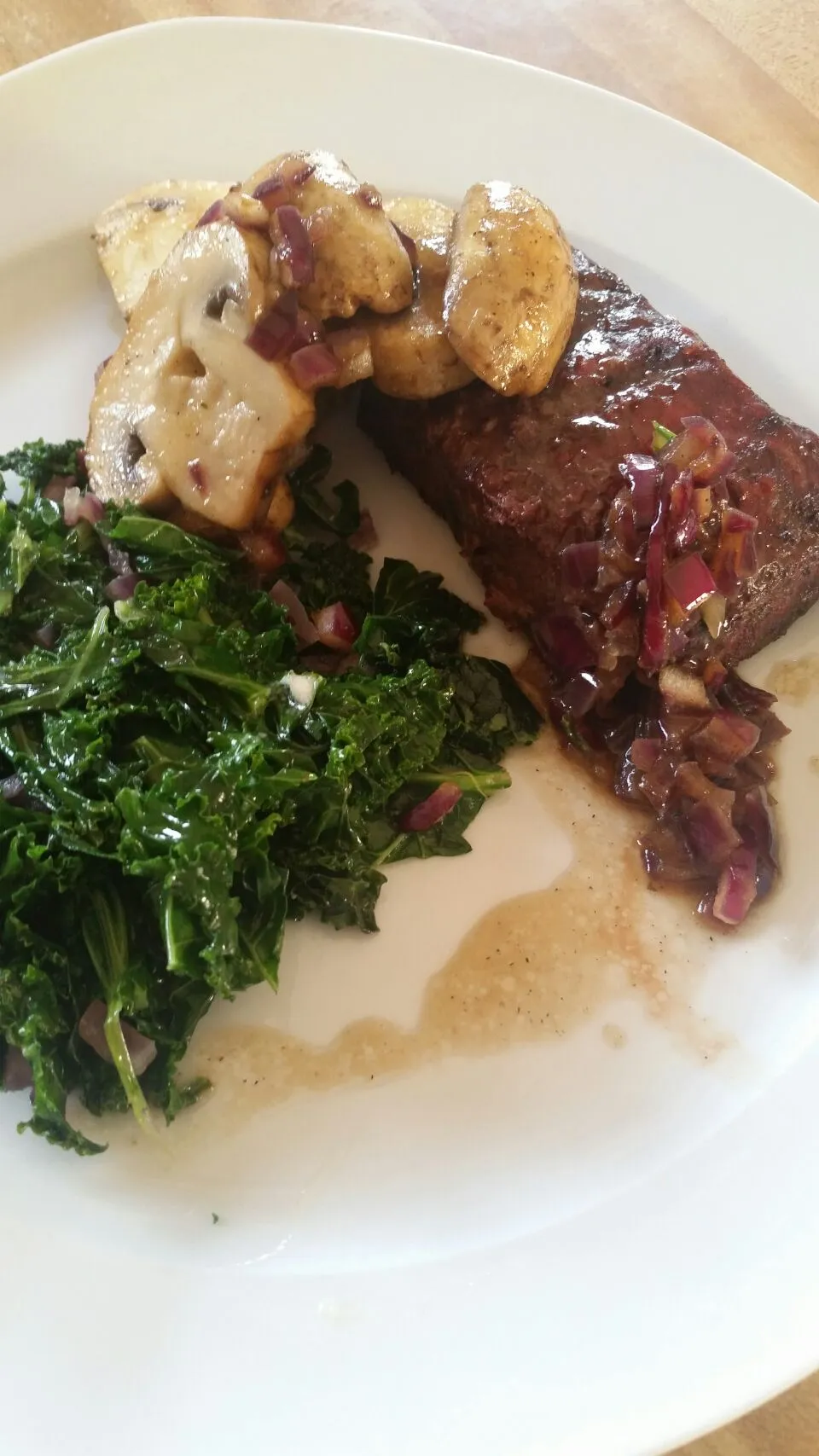 Snapdishの料理写真:bbq butler steak saute kale onion relish.|CherylAnn Wheelerさん