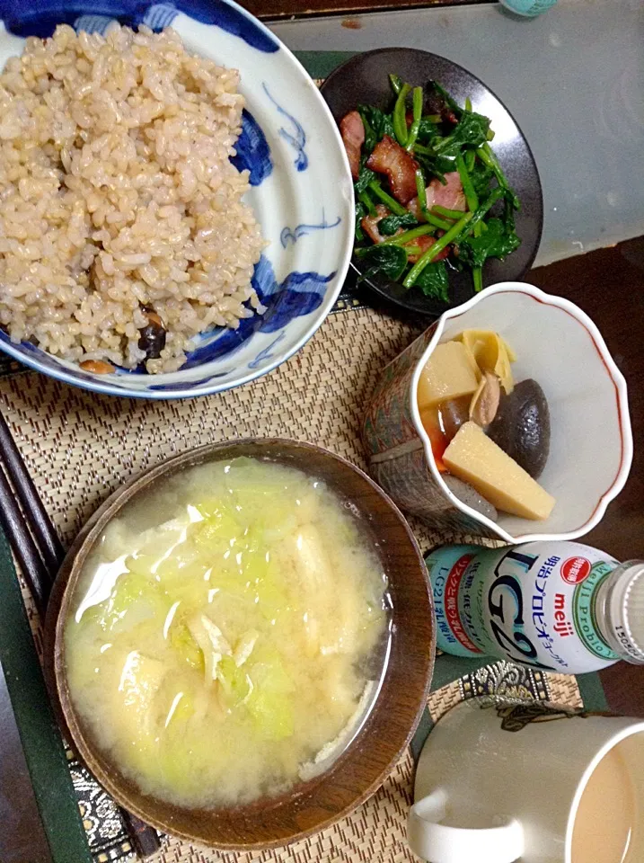 ベーコンとほうれん草の炒め物＆煮物＆キャベツの味噌汁|まぐろさん