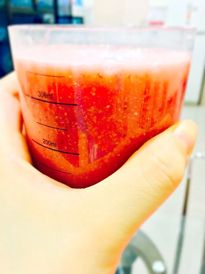 Banana strawberry oat meal smoothies|wu lan lieさん