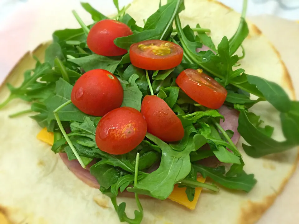 Black Pepper Cheddar Cheese Ham Wrap for Andre's lunch in school|Colleen Teoさん