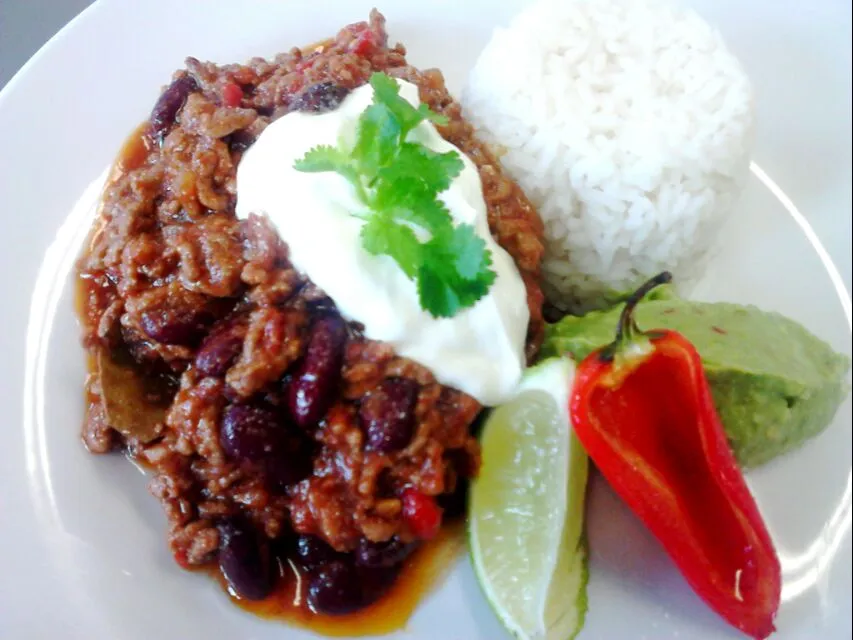 Chili con Carne with guacamole, roasted sweet pepper and sour cream|tessさん