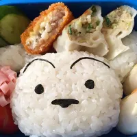 今日は手抜きで、シロ弁当。シロの中身はタラコです。|さおりさん