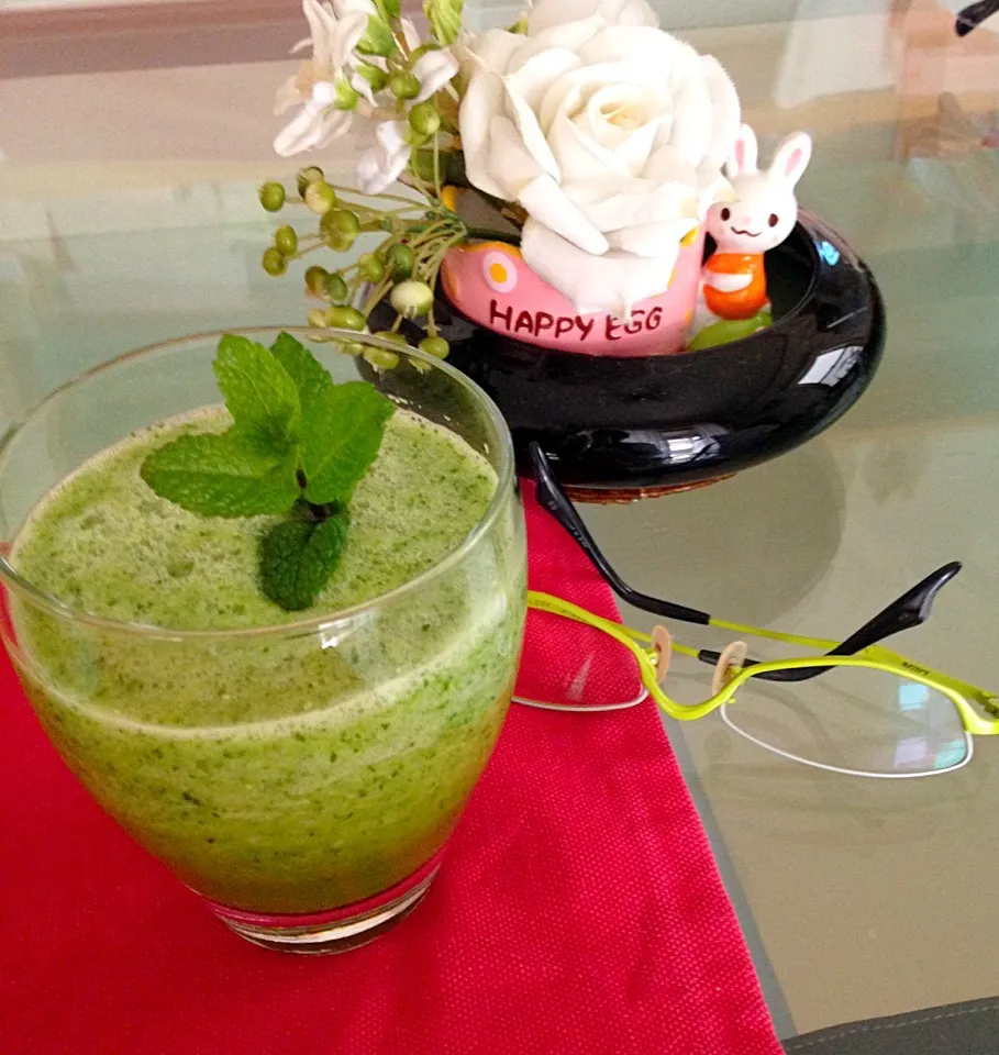 Snapdishの料理写真:Green veggies Smoothie|💖 ジジ 💖さん