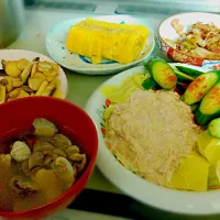 夕飯　エリンギのバター醤油炒め　卵焼き　ねぎとベーコン炒め　あさりのお味噌汁　ツナサラダ|さちさん