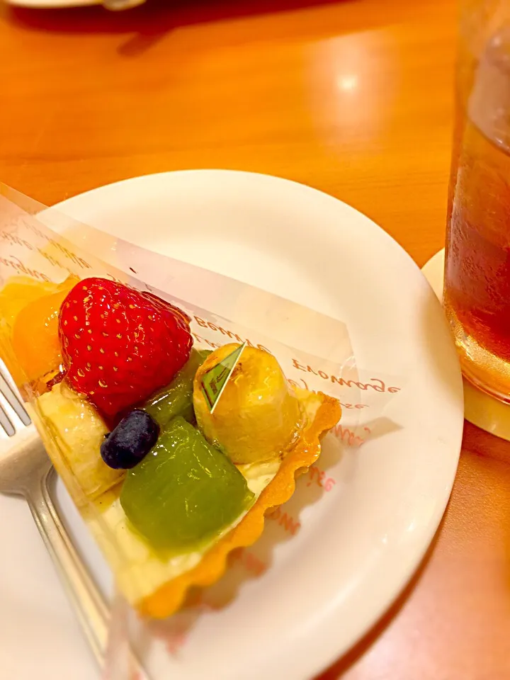 フルーツタルト 🍰  ＆ アイスティー🍹|ch＊K*∀o(^^*)♪さん