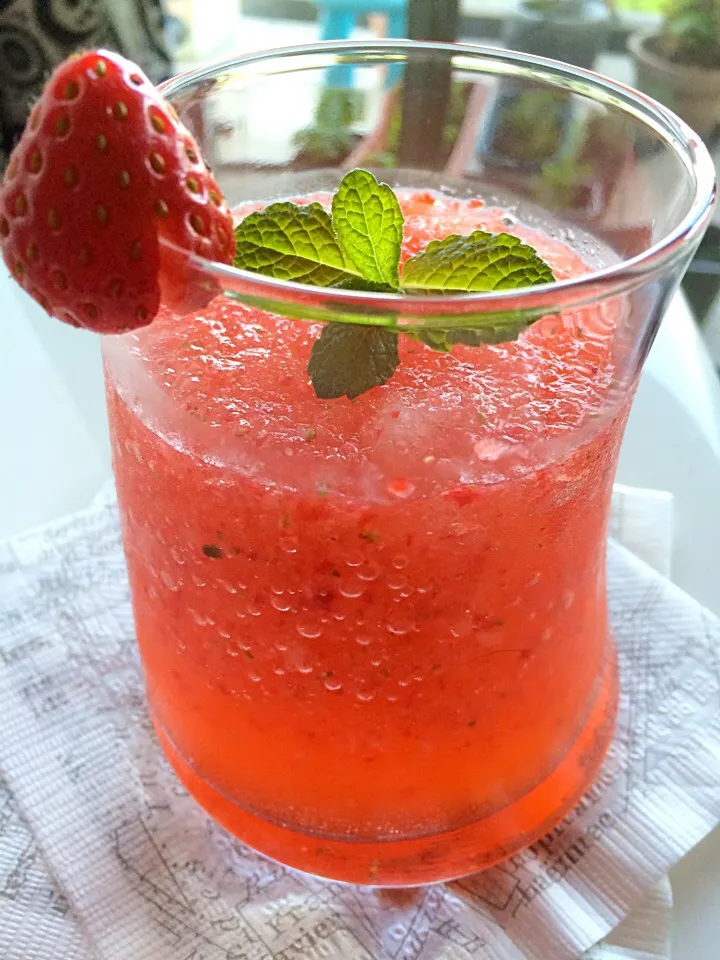 frozen strawberry daiquiri|タミままさん