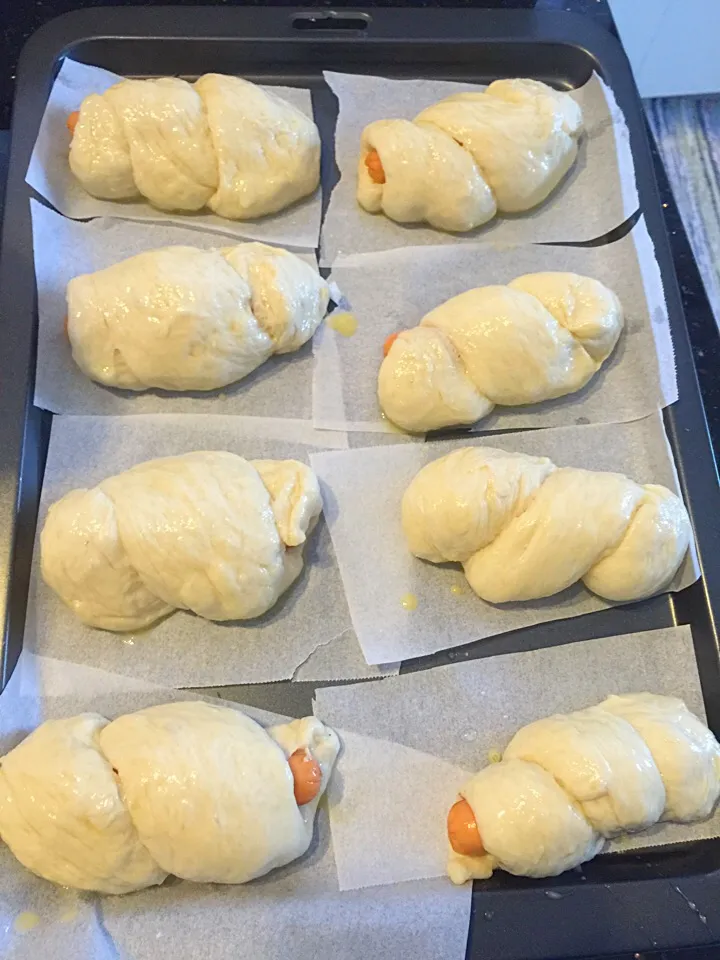 Chinese HotDog Buns in the process.|Colleen Teoさん